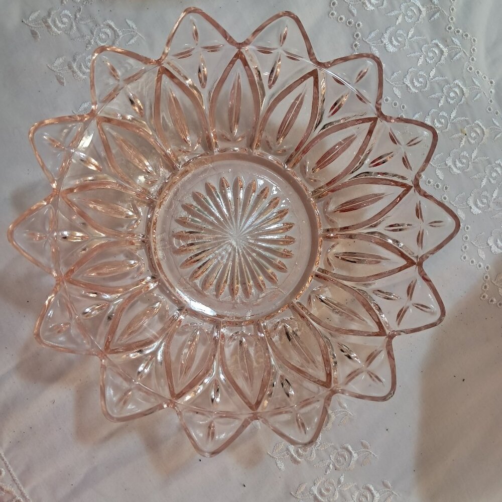 Federal Glass Blossom Petal Pink Vintage Bowl 8" Petal Tip-Tip 2" High